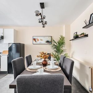 Cozy Guest House Near London O2 Arena